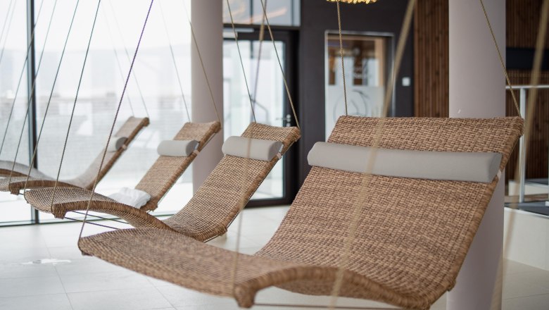 Floating loungers in the Hotel Schachner spa area, © Hotel Schachner_MIKU Media Floating loungers in the Hotel Schachner spa area, © Hotel Schachner_MIKU Media