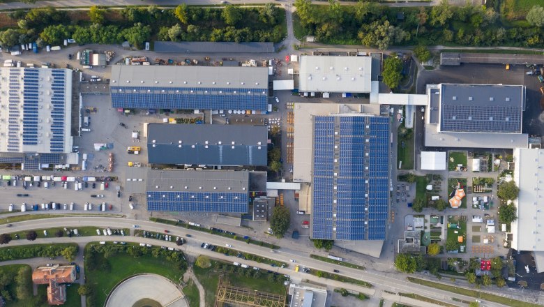 MESSE TULLN, Exhibition Center, © Messe Tulln Aerial view of the Tulln exhibition center with solar panels on the roofs.