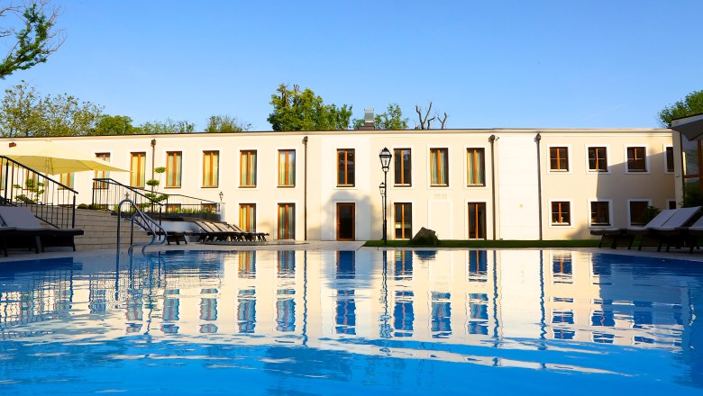 Heated indoor and outdoor pool, &copy; Schlosspark/mesonic