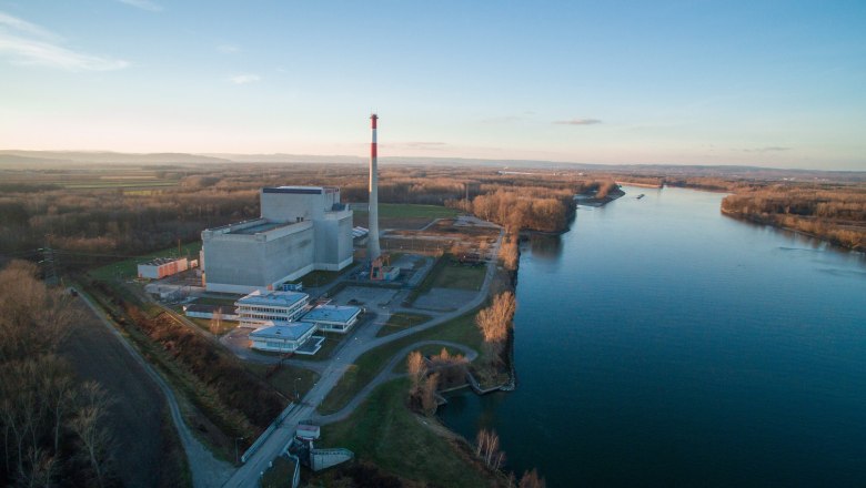 Aerial view of the Zwentendorf nuclear power plant next to a river in a rural setting.