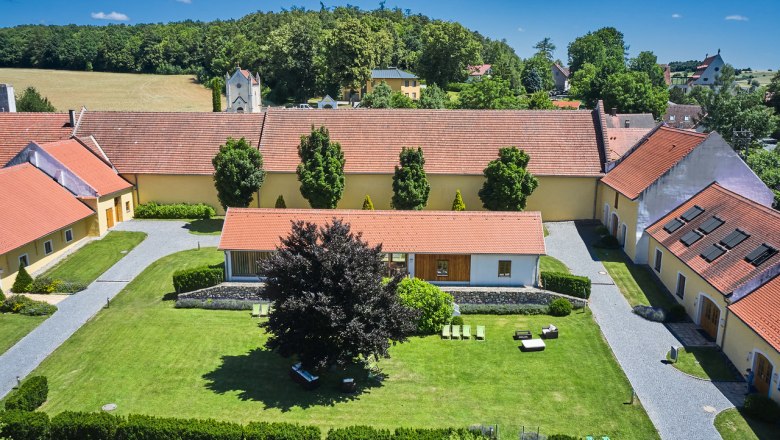 Meierhof from above with nave, &copy; Sch&uuml;ttkasten Geras/Franz Gleiss