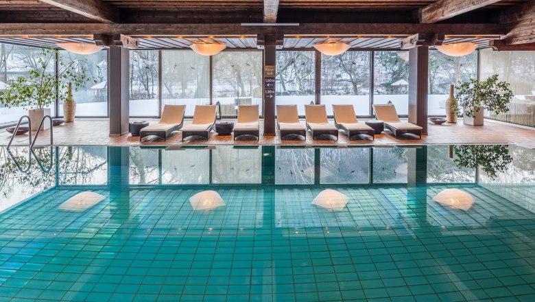 Indoor swimming pool, &copy; "Adam Griffith&ldquo;_Stockfoto_Krainerh&uuml;tte_Stefan Brunbauer  Willy Lehmann Markenagentur