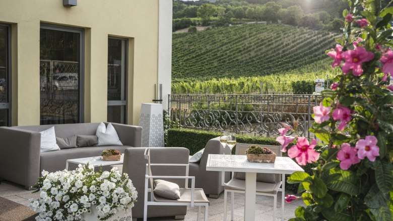 Exterior view of Turmhof terrace, &copy; Hotel Turmhof