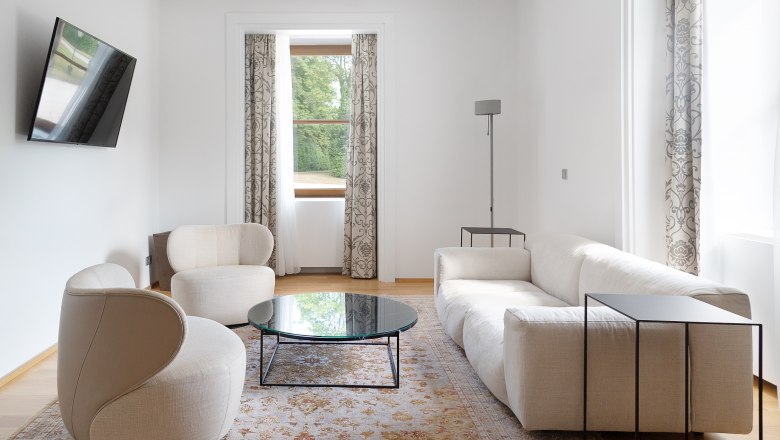Castle suite living room, &copy; Peter Hruska