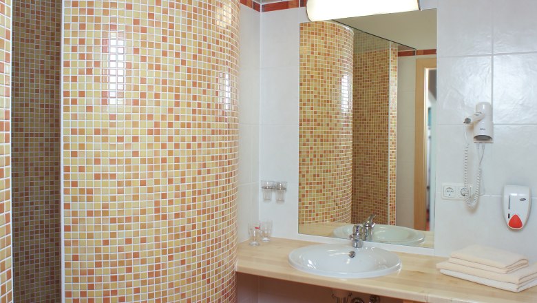 Four-bed room, &copy; Restaurant-Hotel Wallner