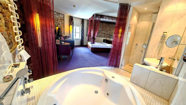 IMG-20260617-WA0010, &copy; Jacuzzi  Turm Suite