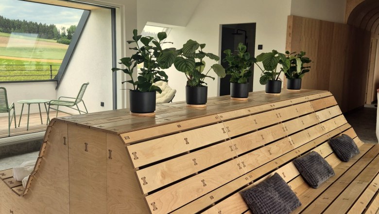 Rooftop spa lounger, &copy; korngut