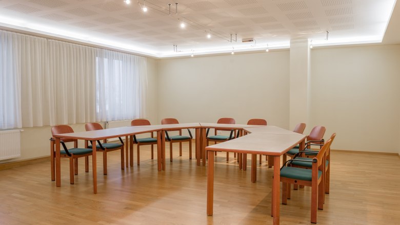 campus-horn-spruce-u-form-seating-min, &copy; campus Horn