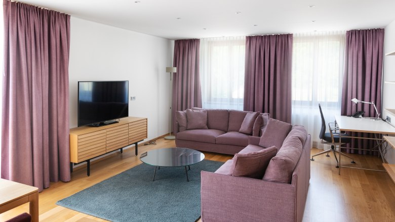 Executive Suite living area, &copy; Peter Hruska