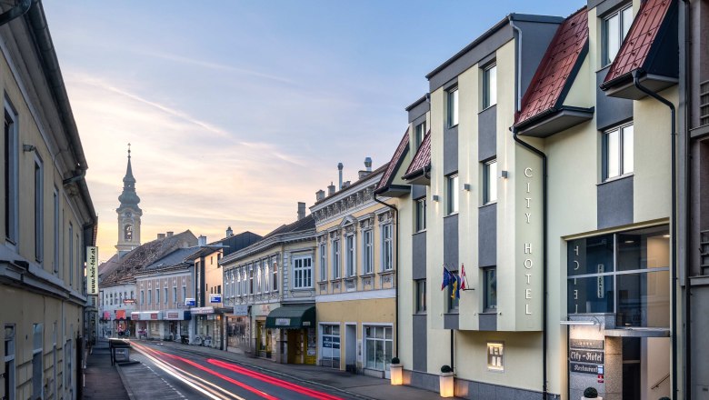 City Hotel Exterior, &copy; City Hotel