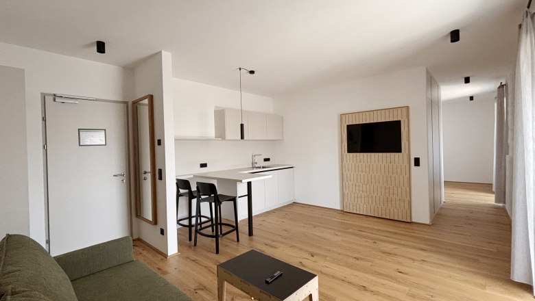 Junior suite, &copy; korngut