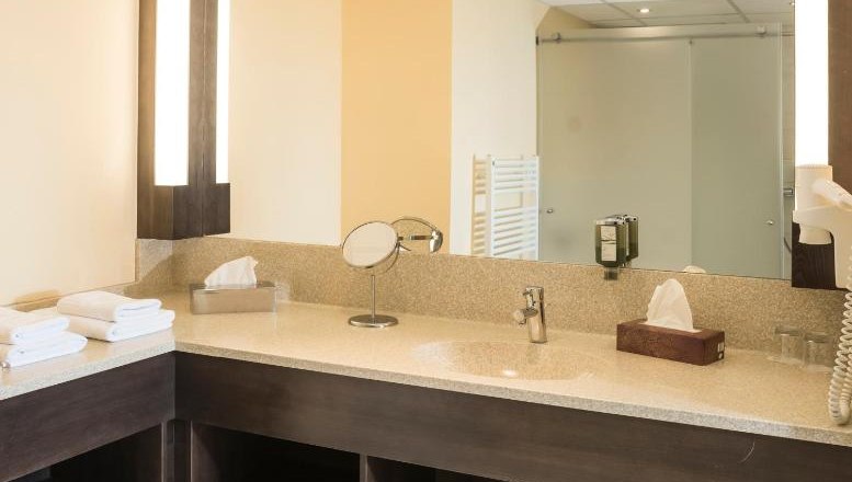 Bathroom, &copy; Hotel Karl-Wirt