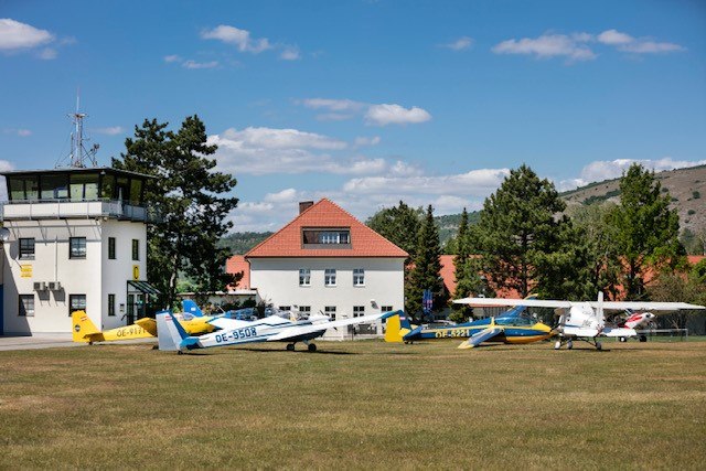 Airfield, &copy; Tauroa GmbH
